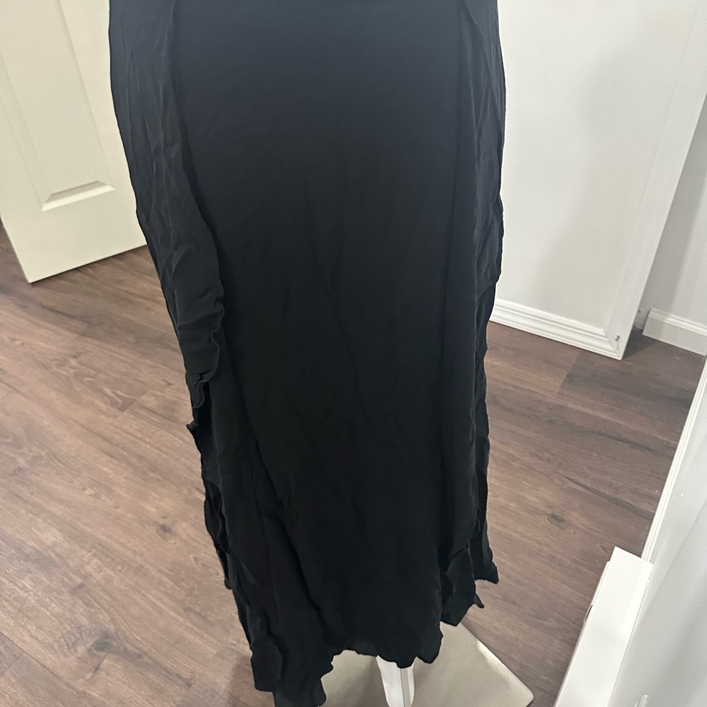 ESCADA SIZE 40 ruffled back silk skirt  long